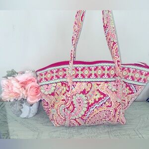 Vera bradley 2007 capri melon Paisley Pink XL Tote Retired Beach Bag